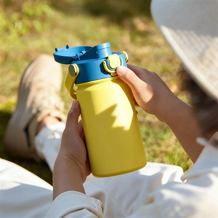 Thermos Funtainer Stainless Steel Water Bottle With Straw